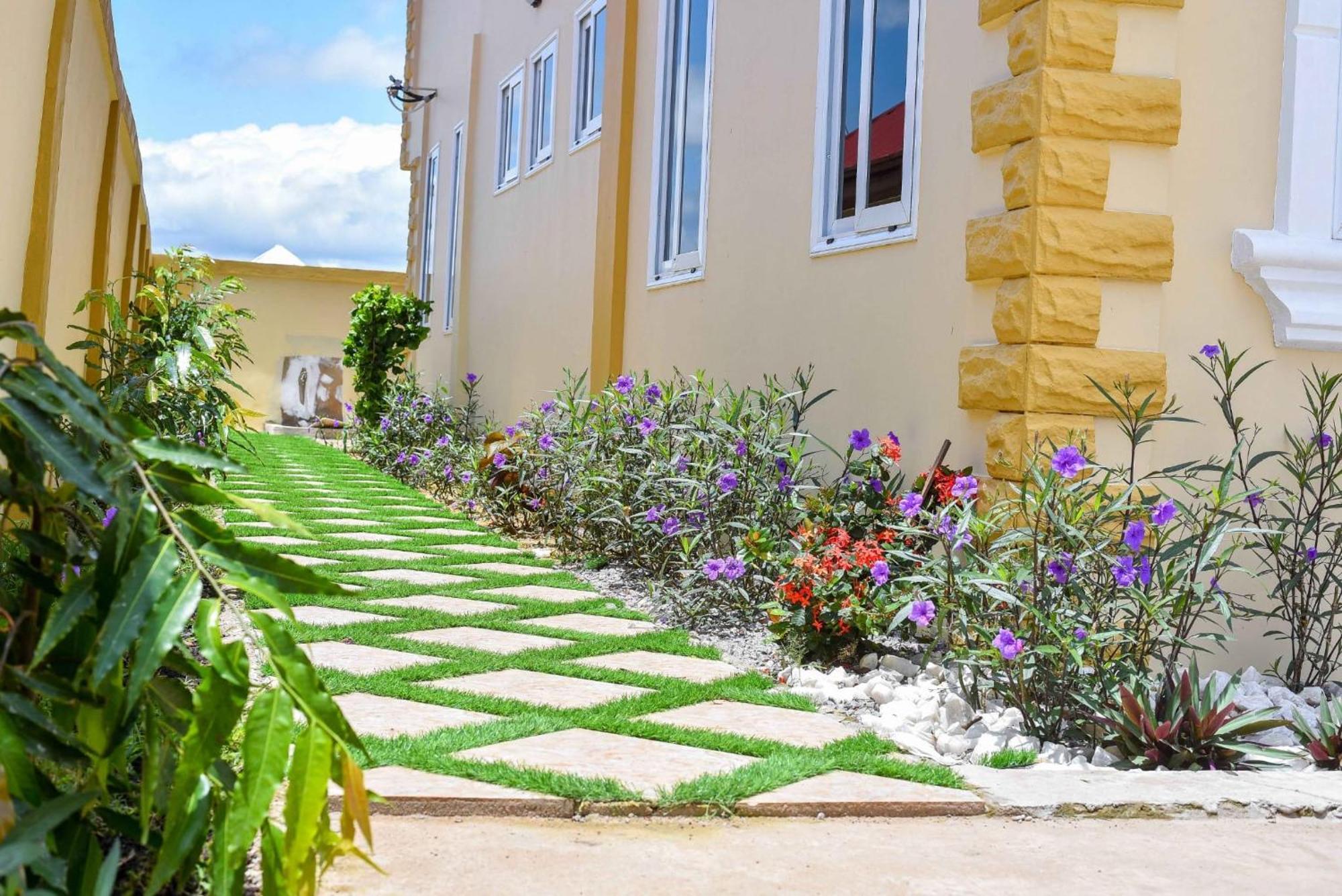 Seyramz Palace - Free Airport Pick Up - High Speed Starlink Wifi - Car Rental Tamale Exteriér fotografie