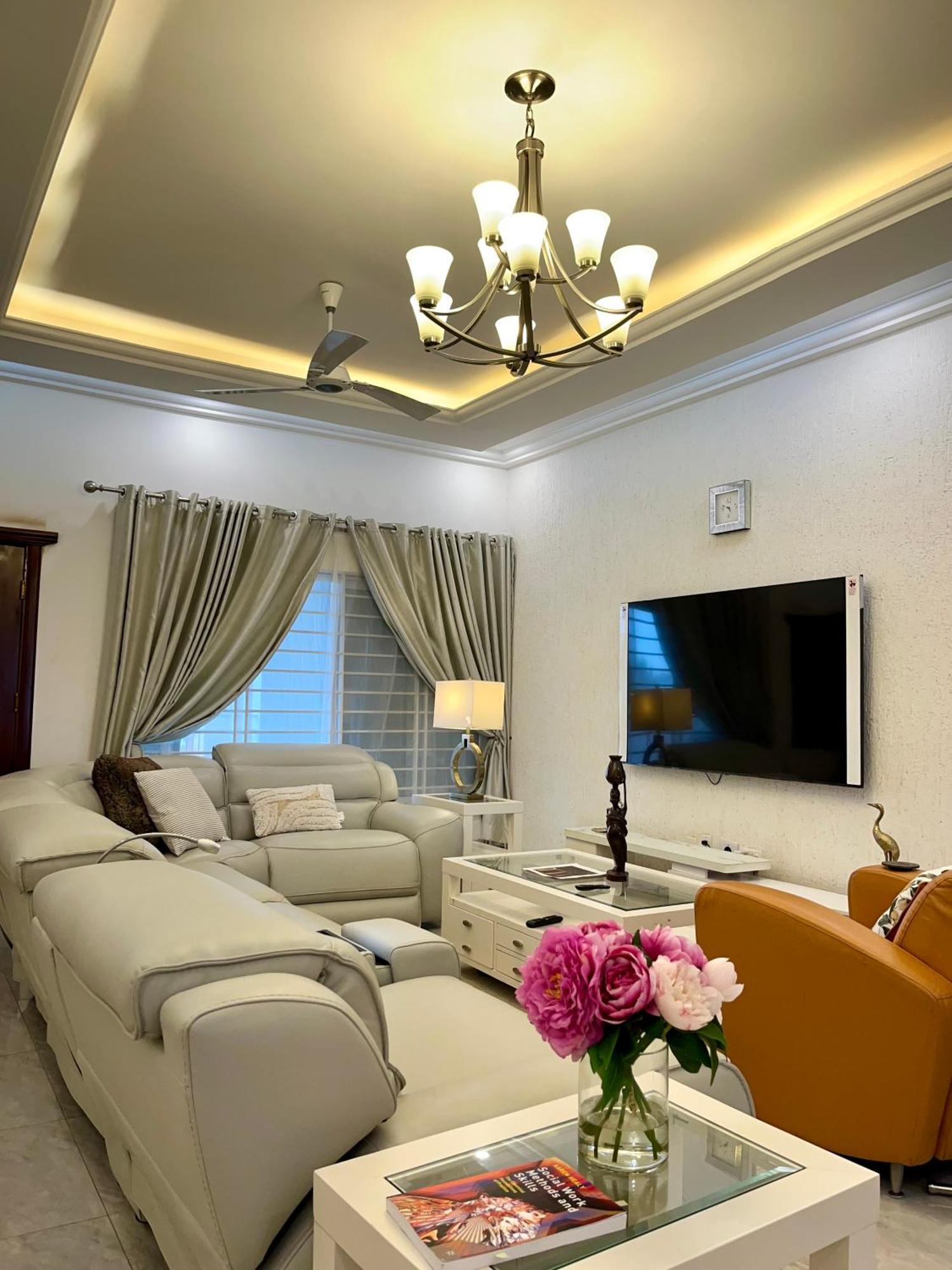 Seyramz Palace - Free Airport Pick Up - High Speed Starlink Wifi - Car Rental Tamale Exteriér fotografie