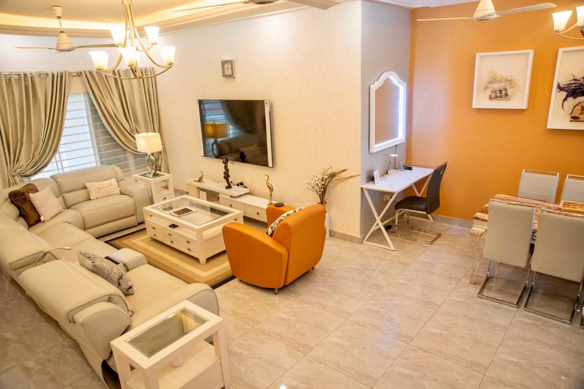 Seyramz Palace - Free Airport Pick Up - High Speed Starlink Wifi - Car Rental Tamale Exteriér fotografie
